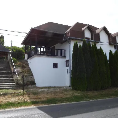 Pili Liget Apartmanház